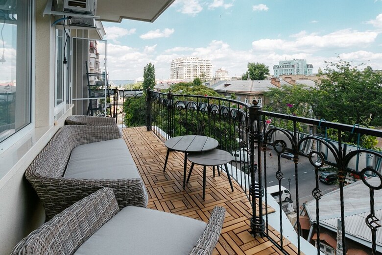 Royal Apartment Zhukovskogo 9