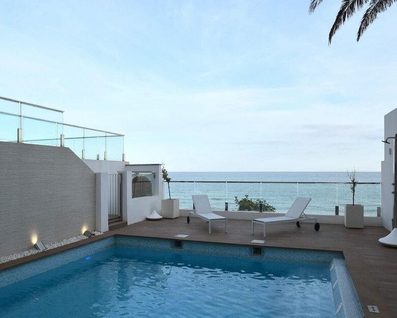 Villa Gaud� Vilanova House
