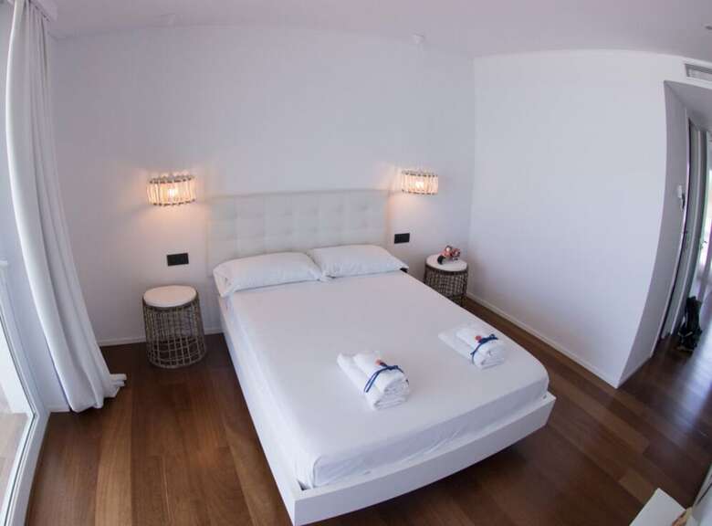 Villa Gaud� Vilanova House