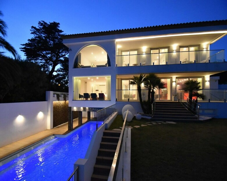 Villa Gaud� Vilanova House