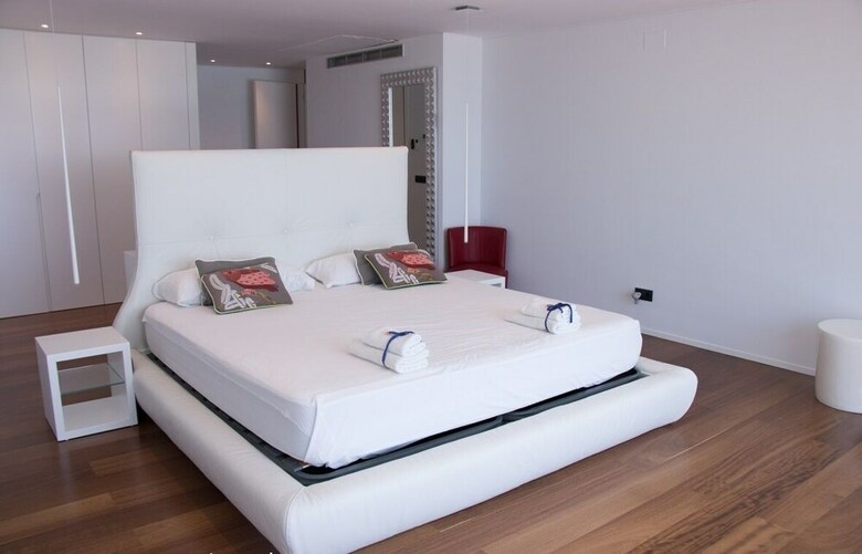 Villa Gaud� Vilanova House