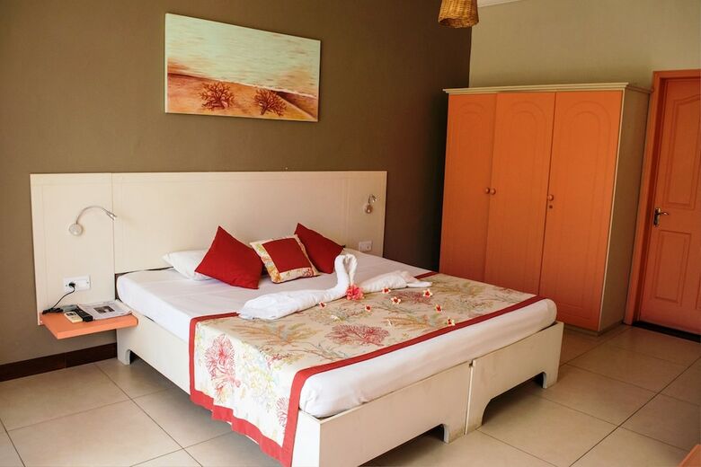 Hotel H�tel Des 2 Mondes