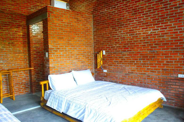 Hotel Ba's Garden Beachside Homestay