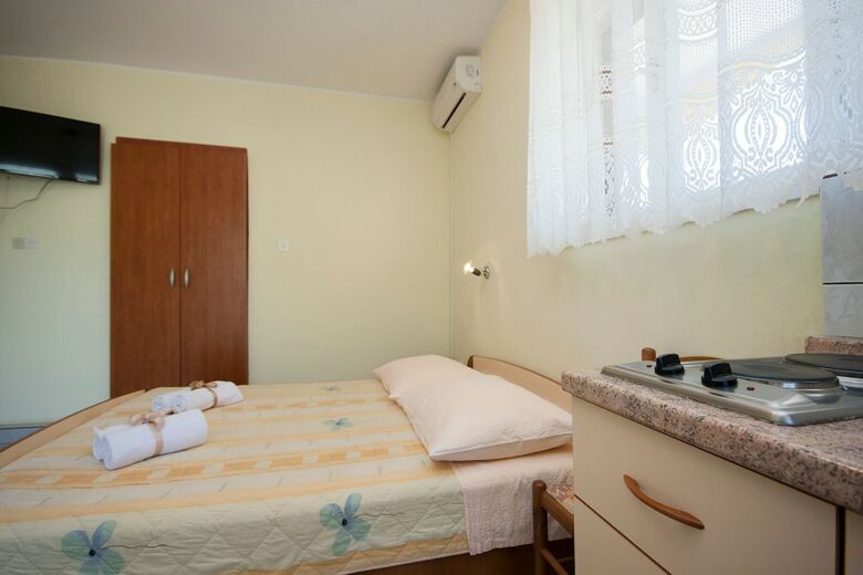 Hotel Apartments & Rooms Mikelin