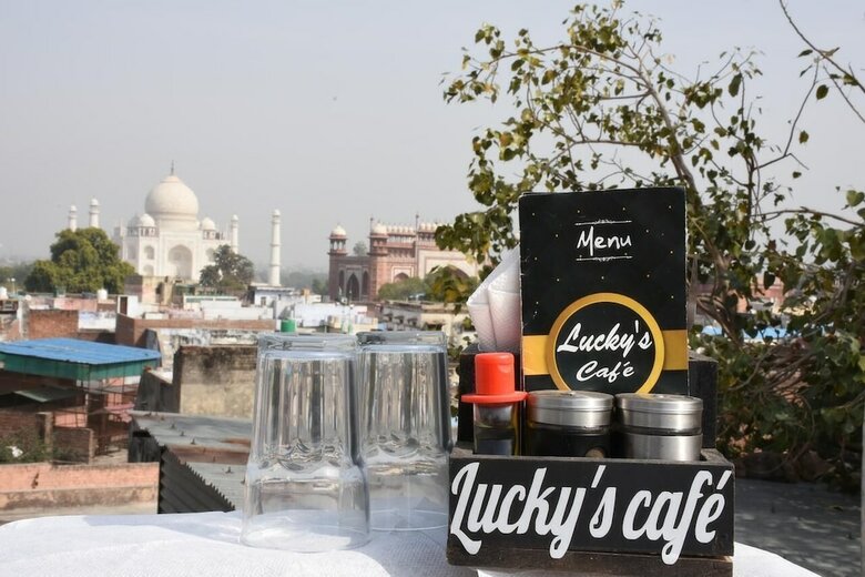 Hotel Lucky Restaurant And Guest House