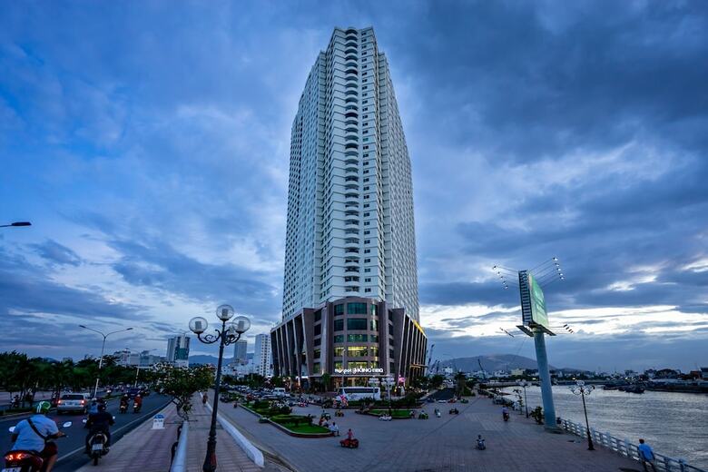 Skyline Serviced Apartments