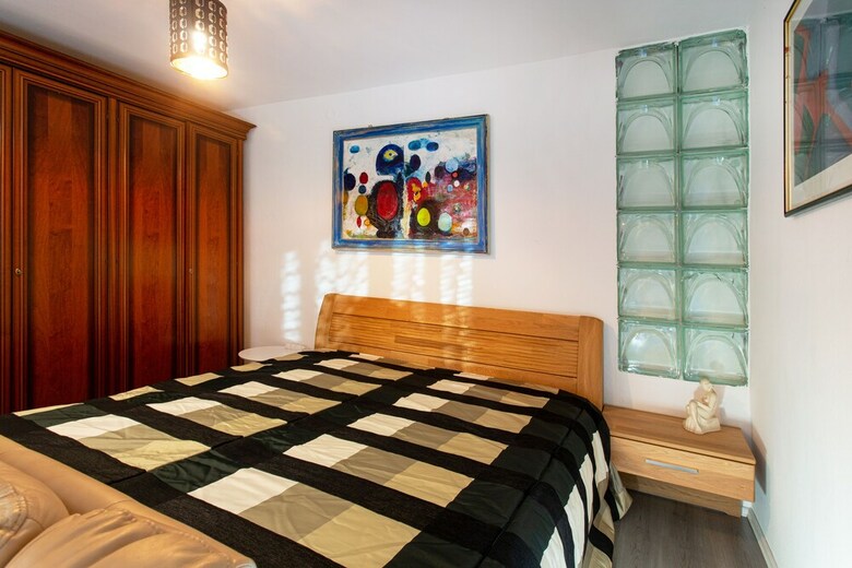 Bronia Apartments