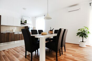 Apartments Hills
