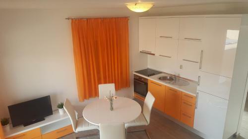 Apartments Klelija