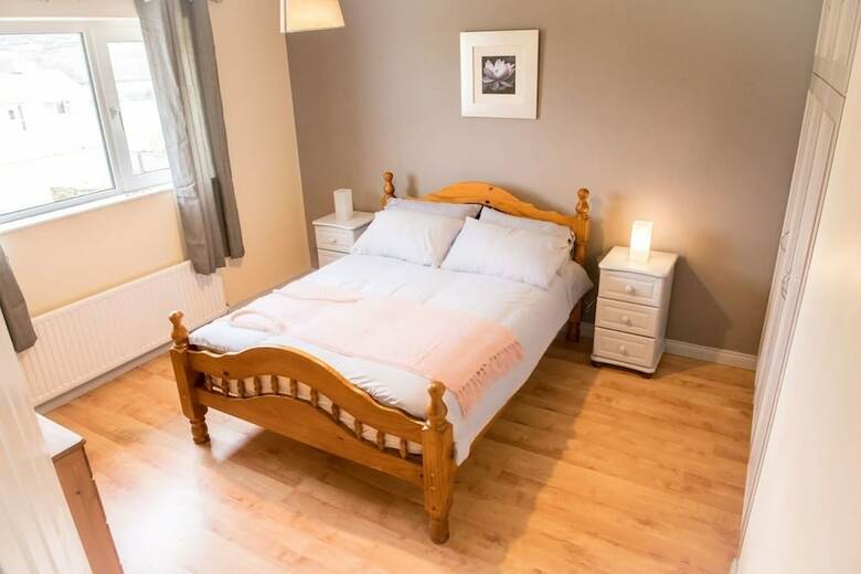 3-bed House In Clonmany With Panoramic Hillside Se