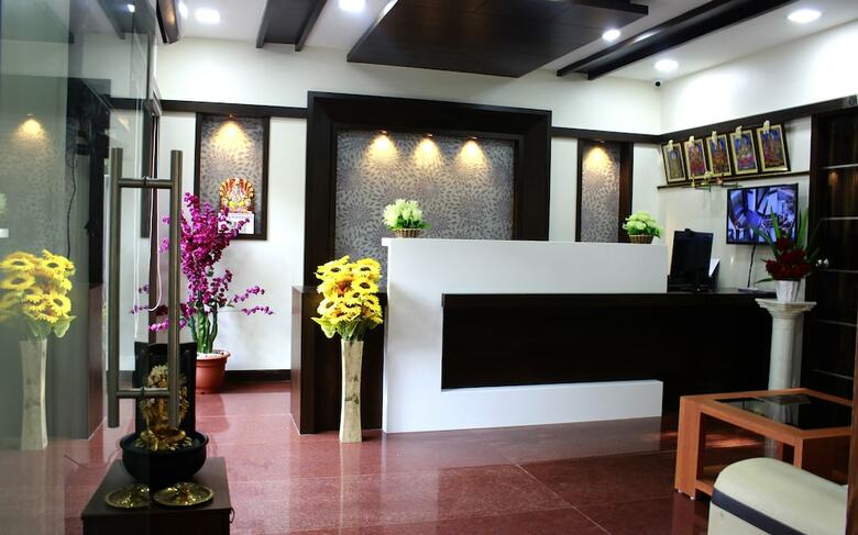 Hotel Rithikha Inn Crest