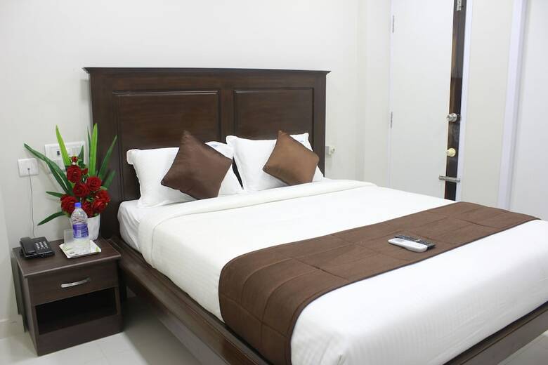 Hotel Rithikha Inn Crest