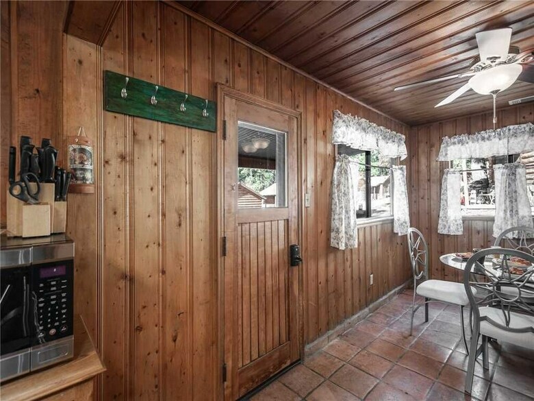 Alpine Cabin, 3 Bedrooms, Hot Tub, Deck, Sleeps 8