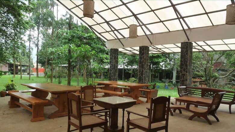 Bed & Breakfast Ronia Mountain Villa Lembang