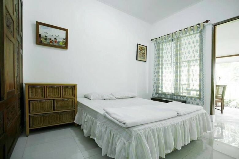 Bed & Breakfast Ronia Mountain Villa Lembang