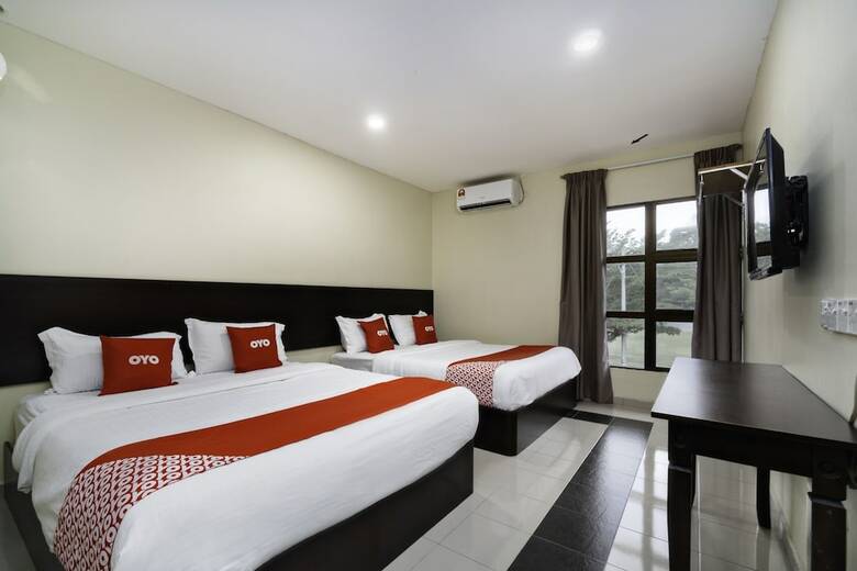 Oyo 89960 Manjung Inn Hotel