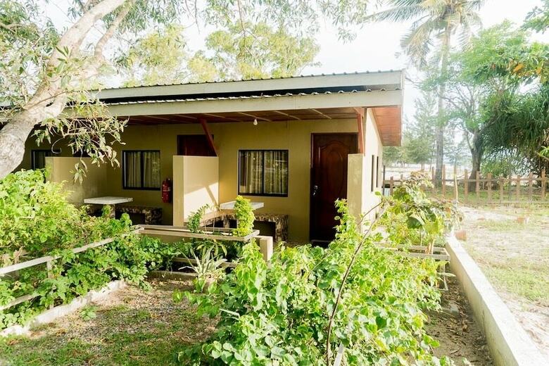 Hotel Dedsaan Beach Village