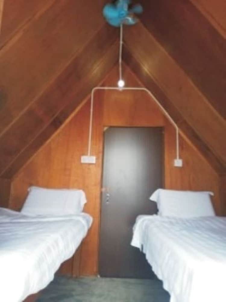 Hotel Dedsaan Beach Village
