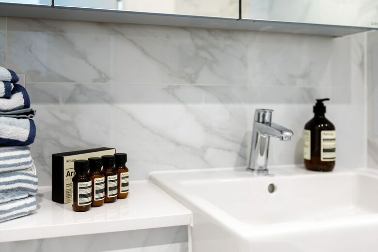 Luxury 2 Bed Apartment In Olympia Kensington