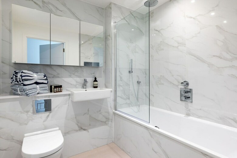 Luxury 2 Bed Apartment In Olympia Kensington