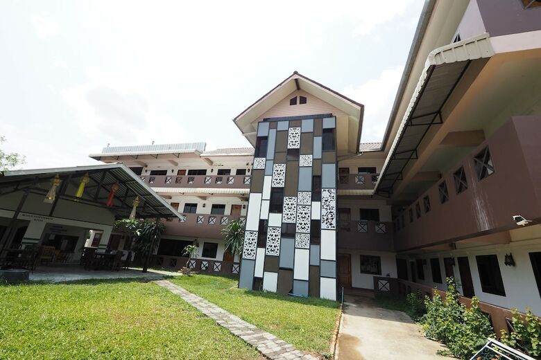 Hotel Oyo 817 Noble Thippanate
