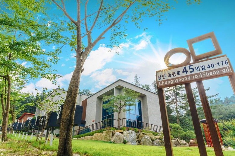 Pension Gallery 774