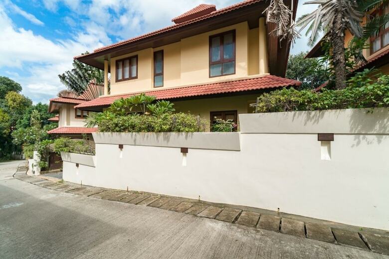 6 Bedroom Twin Villas On Beach Front Resort 11/12
