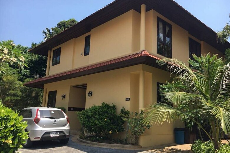 6 Bedroom Twin Villas On Beach Front Resort 11/12