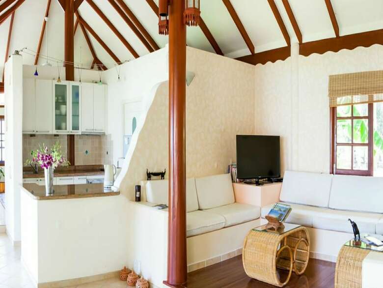 3 Bedroom Beach Front Villa Sea Breeze