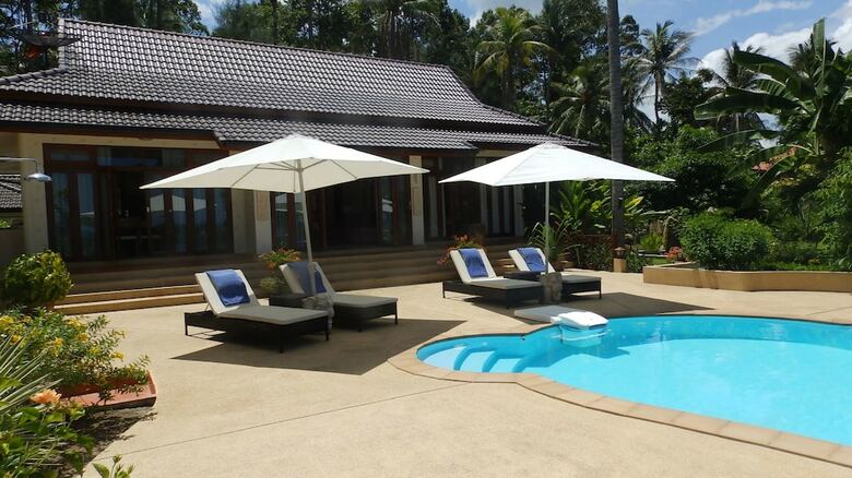 4 Bedroom Beach Front Villa Sea Breeze