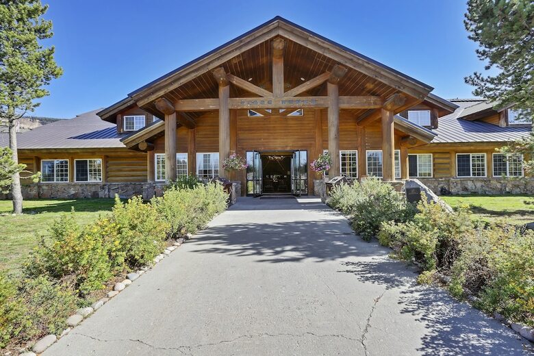 Hotel Headwater's Lodge & Cabins At Flagg Ranch