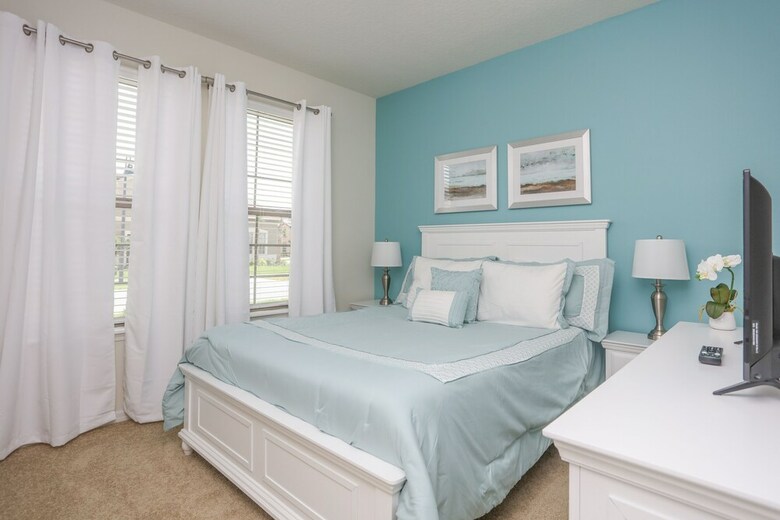 Villa 8 Bedroom Vacation Home In Windsor At Westside