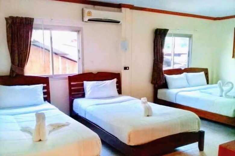 Hostal Golden Bee Phiphi Hostel