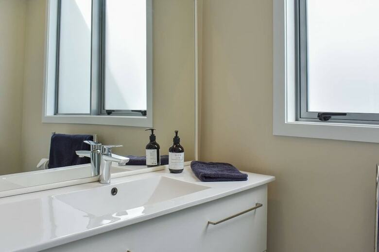 2 Bedroom Loft Style Apartment In Ponsonby
