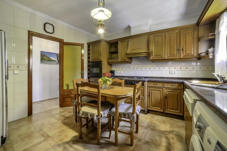 Villa - 4 Bedrooms With Pool And Wifi - 107481