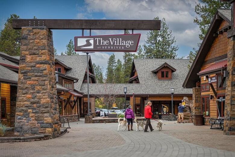 Tamarack Lane 8 By Village Properties At Sunriver