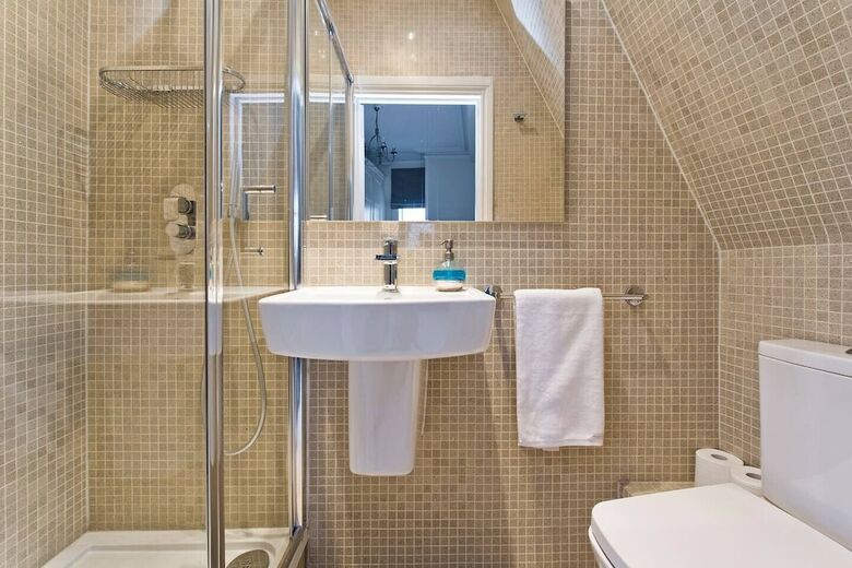 Luxurious 2-bed Apt, 5 Mins From Buckingham Palace