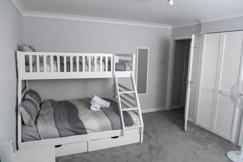 58 Esplanade Court Luxury Apartment