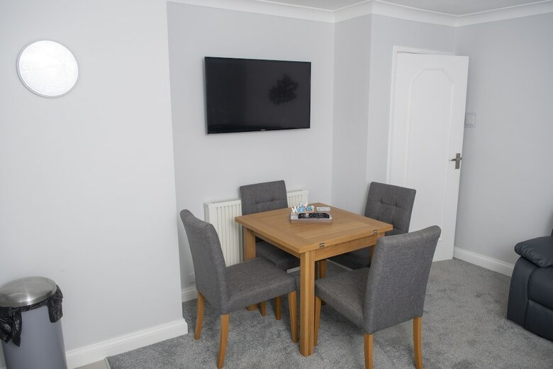 58 Esplanade Court Luxury Apartment
