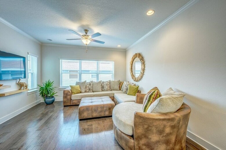 Villa Beach Escape Three - Luxury Townhome