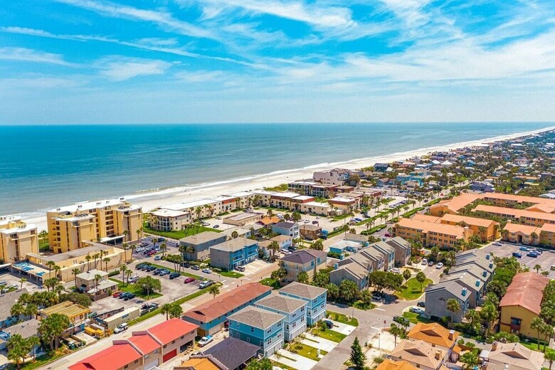 Villa Beach Escape Three - Luxury Townhome