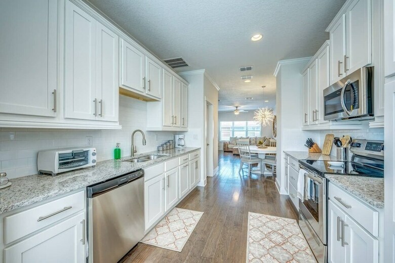 Villa Beach Escape Three - Luxury Townhome