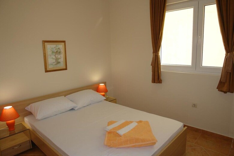 Franeta One-bedroom Apartment, First Floor, Garden View No.4