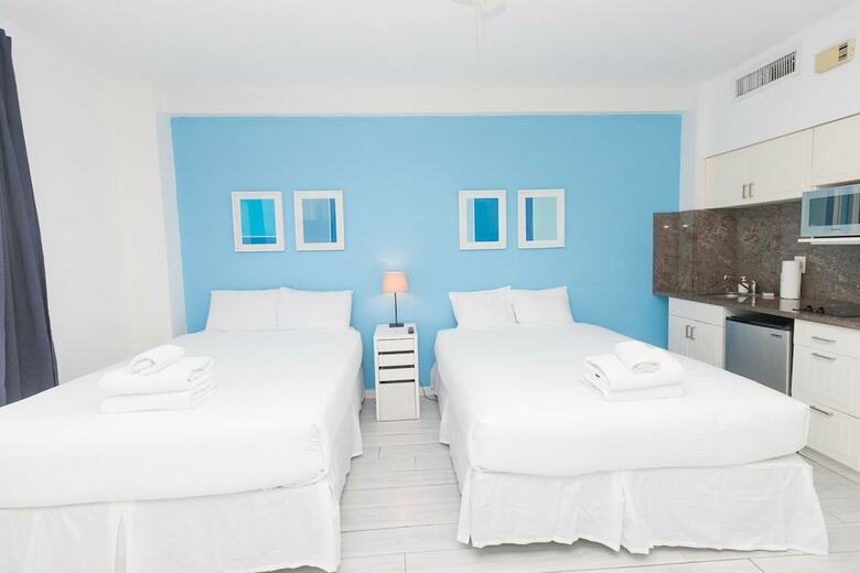 Apartamento 674 Partial Ocean View