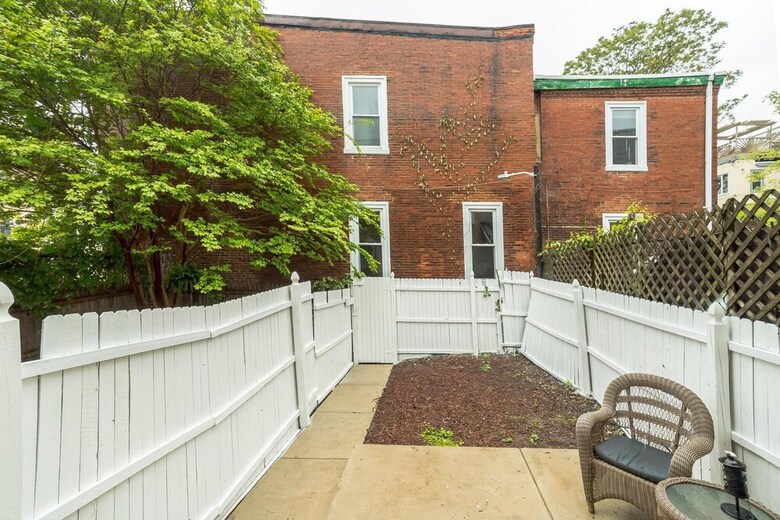 Villa 904 N 29th