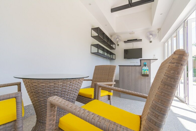 Luxury 5 Bedroom Pool Villa Js