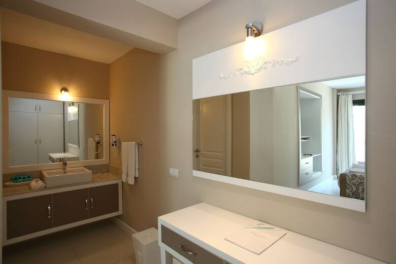 Hotel Grand Yaz?c? Torba Beach Club