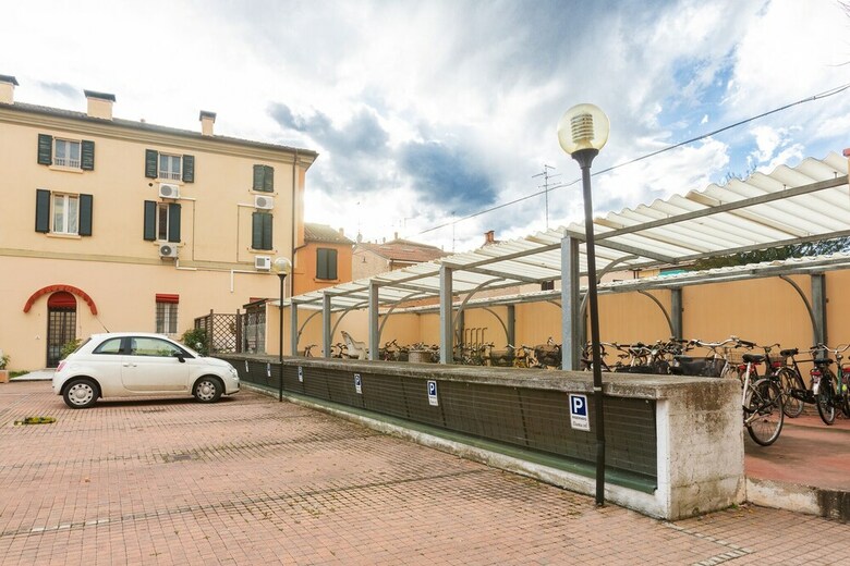 University Apartment Con Parcheggio E Giardino