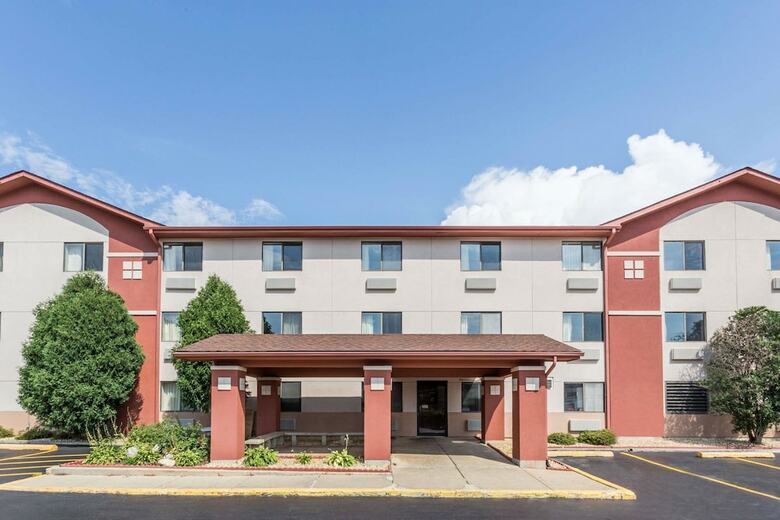 Motel Super 8 By Wyndham St. Charles