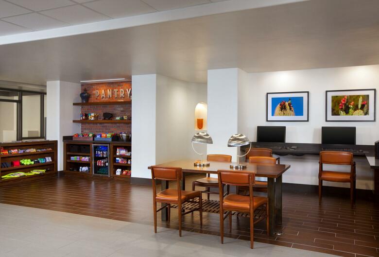 Hotel Four Points By Sheraton Phoenix South Mountain